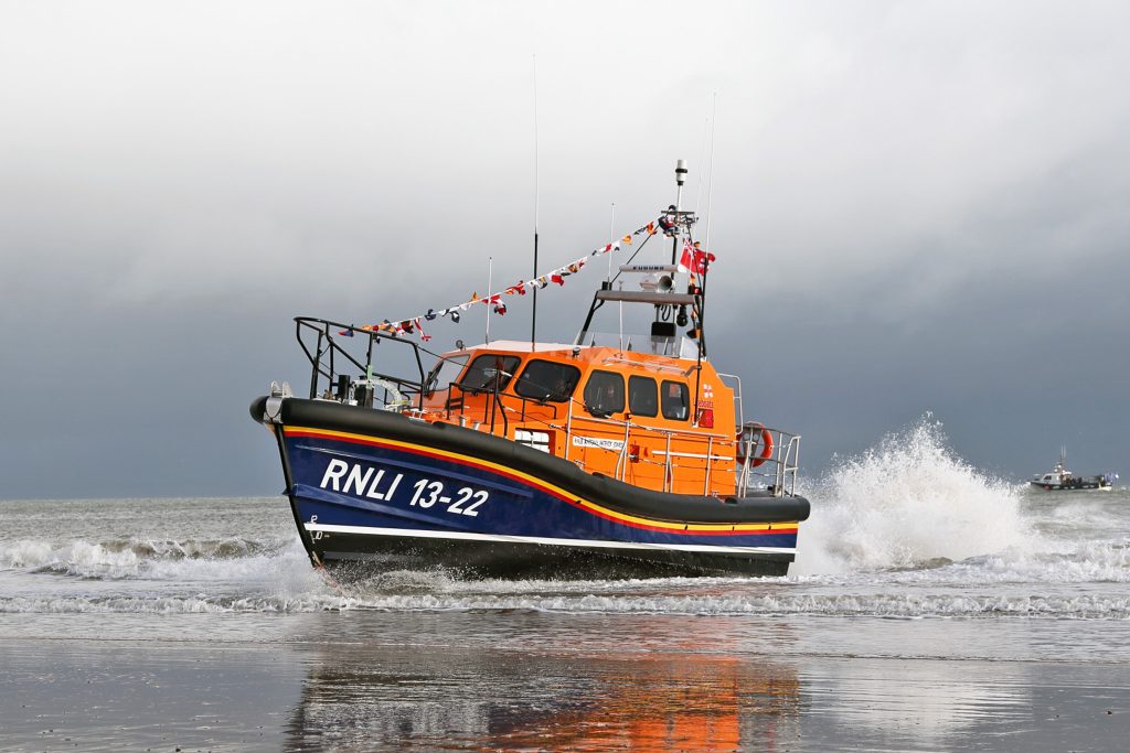 In Pictures: The RNLI’s New £2.2m Lifeboat Jets Into Bridlington – The ...